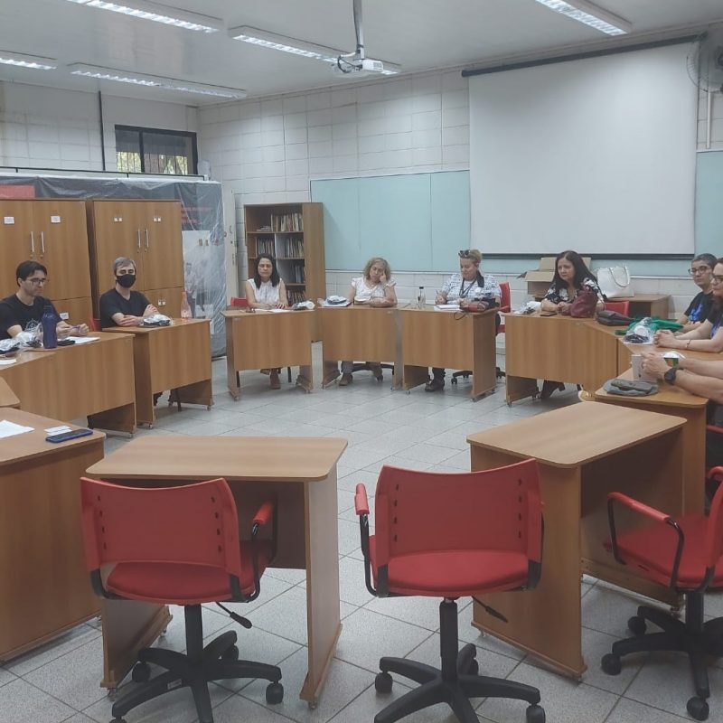 Reunião de estudos (2)